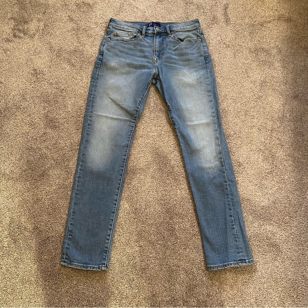 Men’s GAP denim, slim taper, blue jeans. Size 29 x30